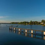 Pier 51 *